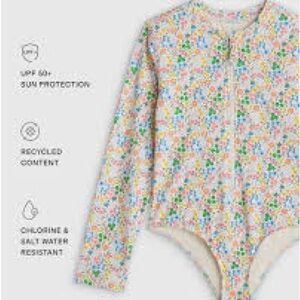 Quince 3T Floral Rash Guard Swimsuit One Piece UPF 50 Long Sleeve Zip vacation